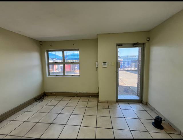 625M² WAREHOUSE TO LET IN SEBENZA